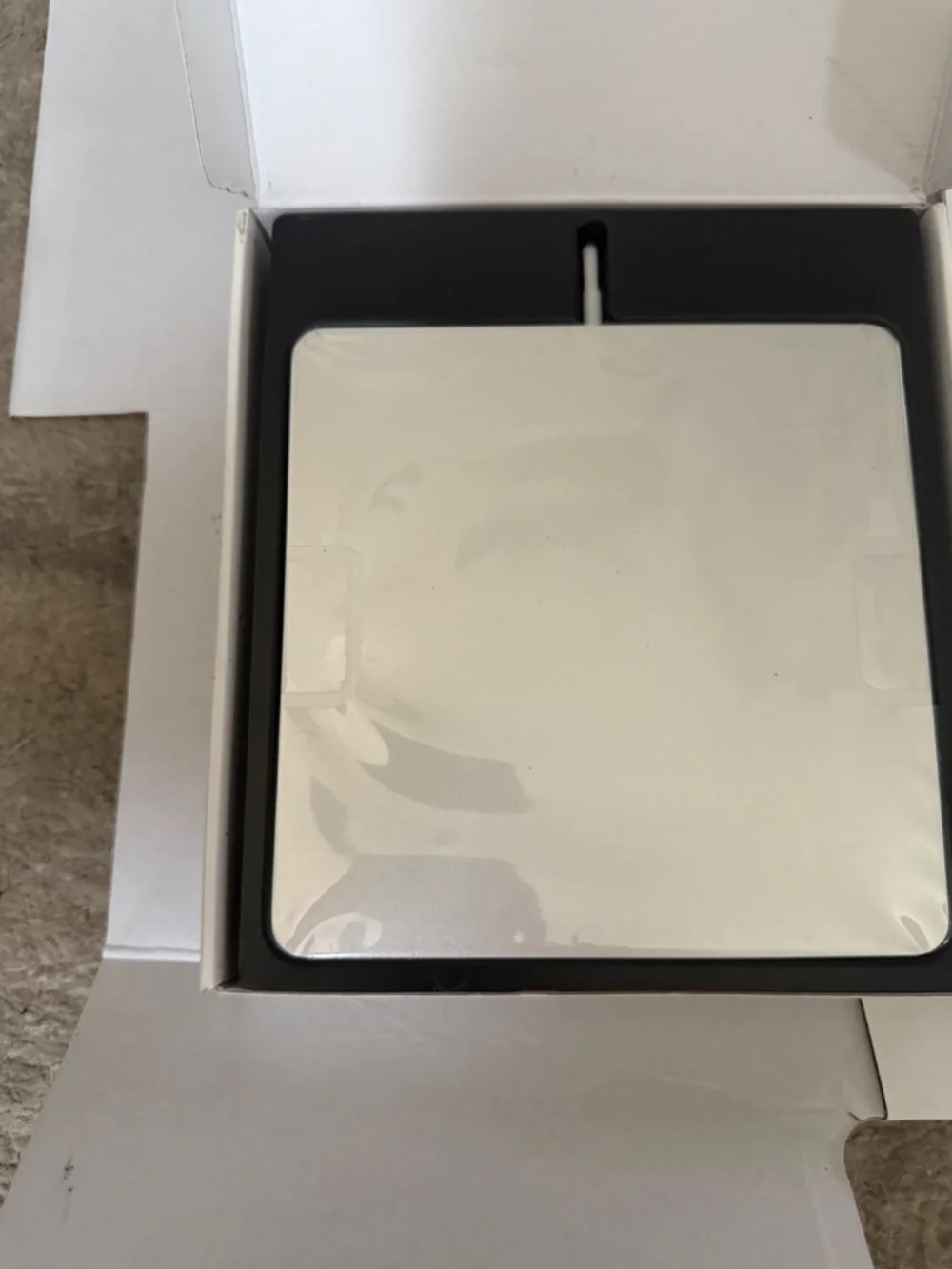 LOCKED, iMac with Apple M4 chip 512GB, keyboard touch ID, mouse